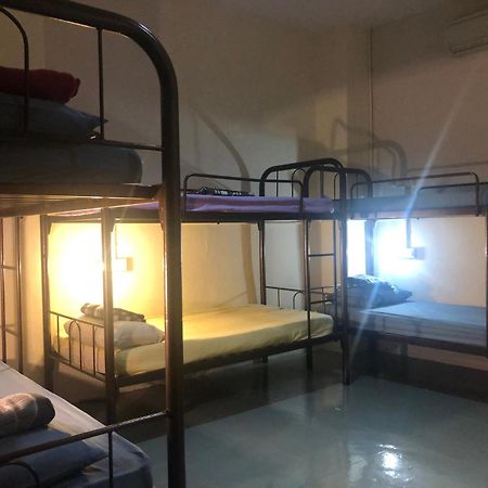 Apple Backpackers Hotel Джордж Таун Стая снимка