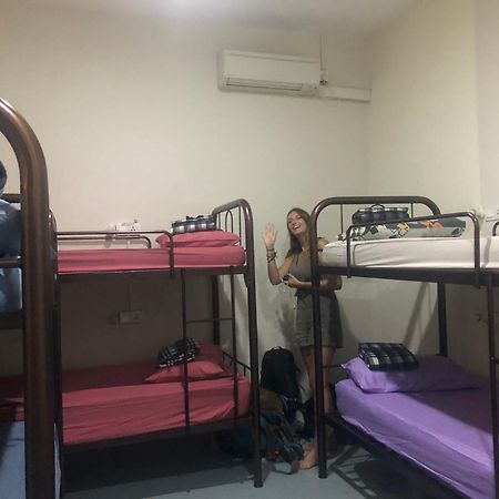 Apple Backpackers Hotel Джордж Таун Стая снимка