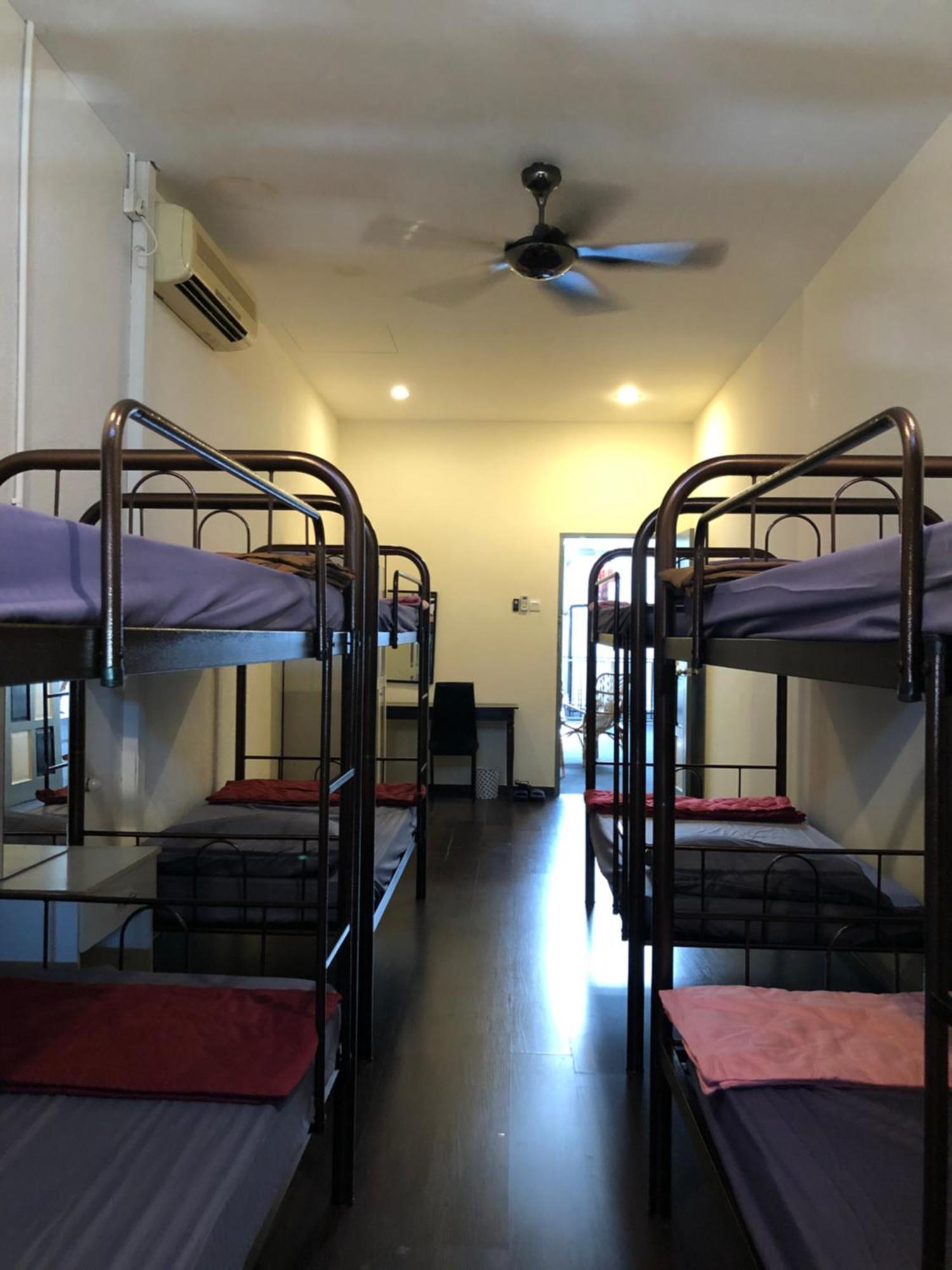 Apple Backpackers Hotel Джордж Таун Стая снимка